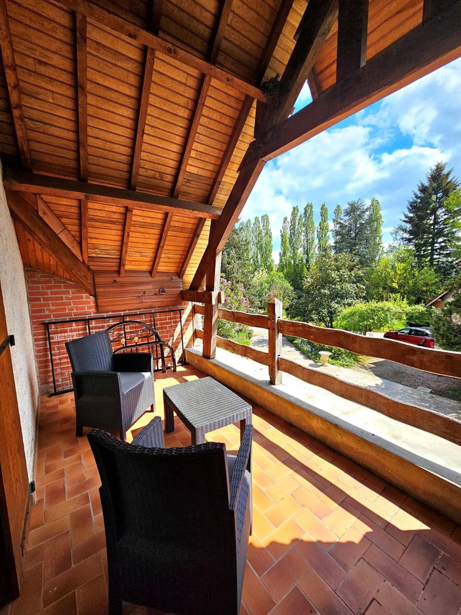 Le Charmel Chambres D'Hotes Chez Renee מראה חיצוני תמונה
