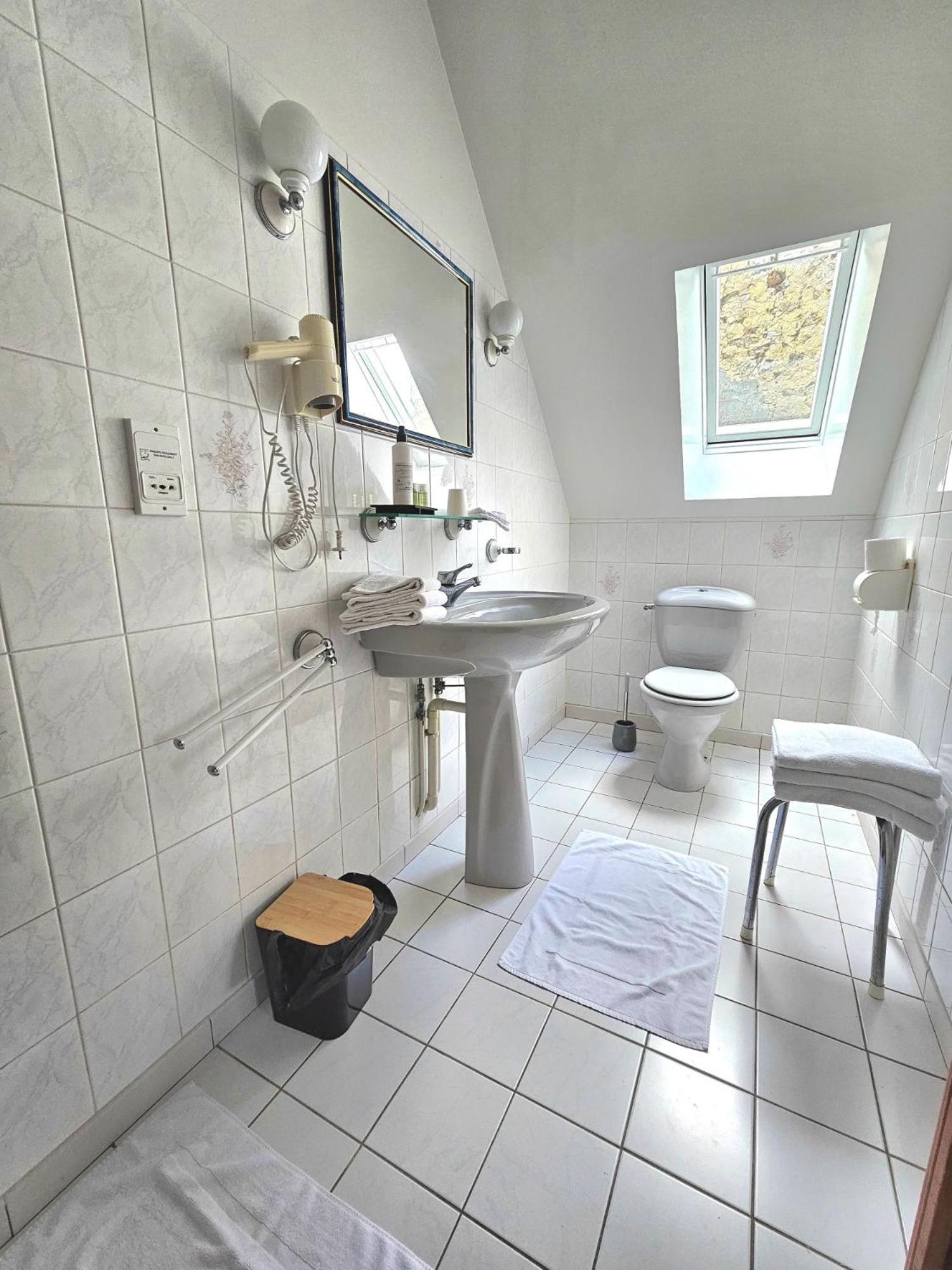 Le Charmel Chambres D'Hotes Chez Renee מראה חיצוני תמונה