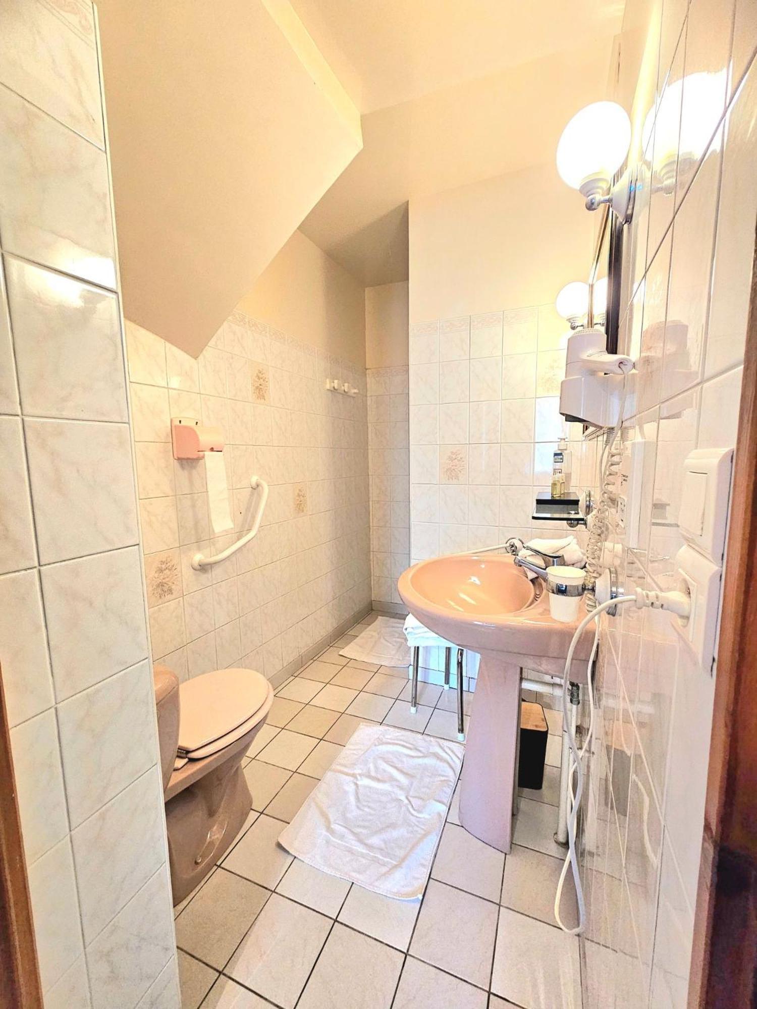 Le Charmel Chambres D'Hotes Chez Renee מראה חיצוני תמונה
